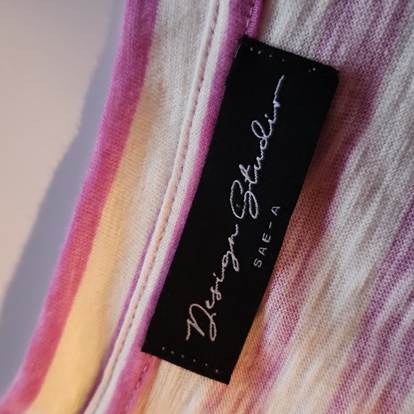 Design Studios Top NWOT - Picture 6 of 6